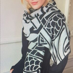 Elegant Black and White Scarf